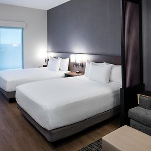 Queen Room Two Queen Beds Sofa Bed High Floor